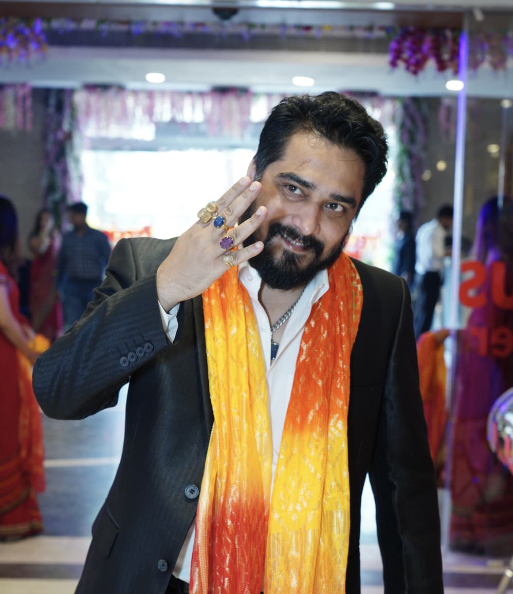 Varanasi Astrologer Acharya Hemanshu Ji to Present Research on Vedic Astrology and Artificial Intelligence at BHU