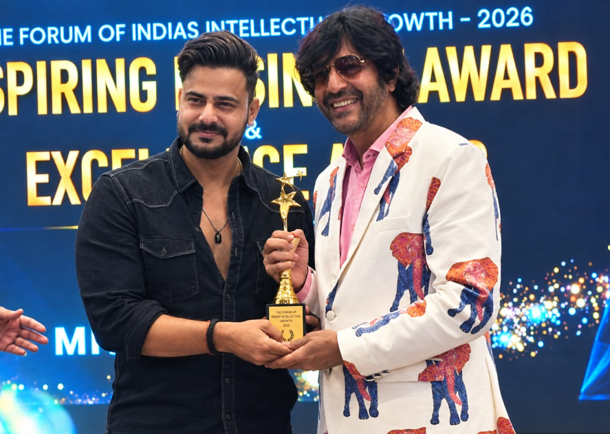 “One Day You’ll Be a Big Name”: Chunky Panday’s Heartfelt Praise Becomes Veeir Chaudary’s Biggest Moment of the Award Night