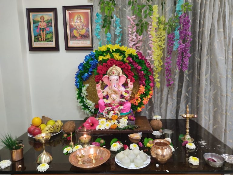 Salman Khan’s head-covering look at Ganpati puja goes viral