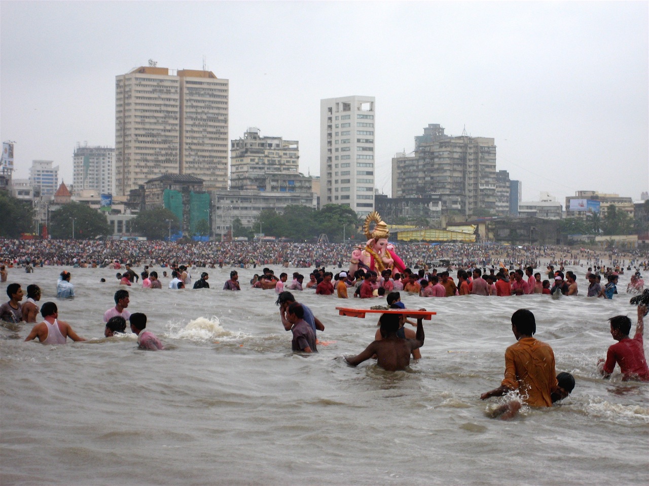 Kalachowki pandal tragedy: What happened
