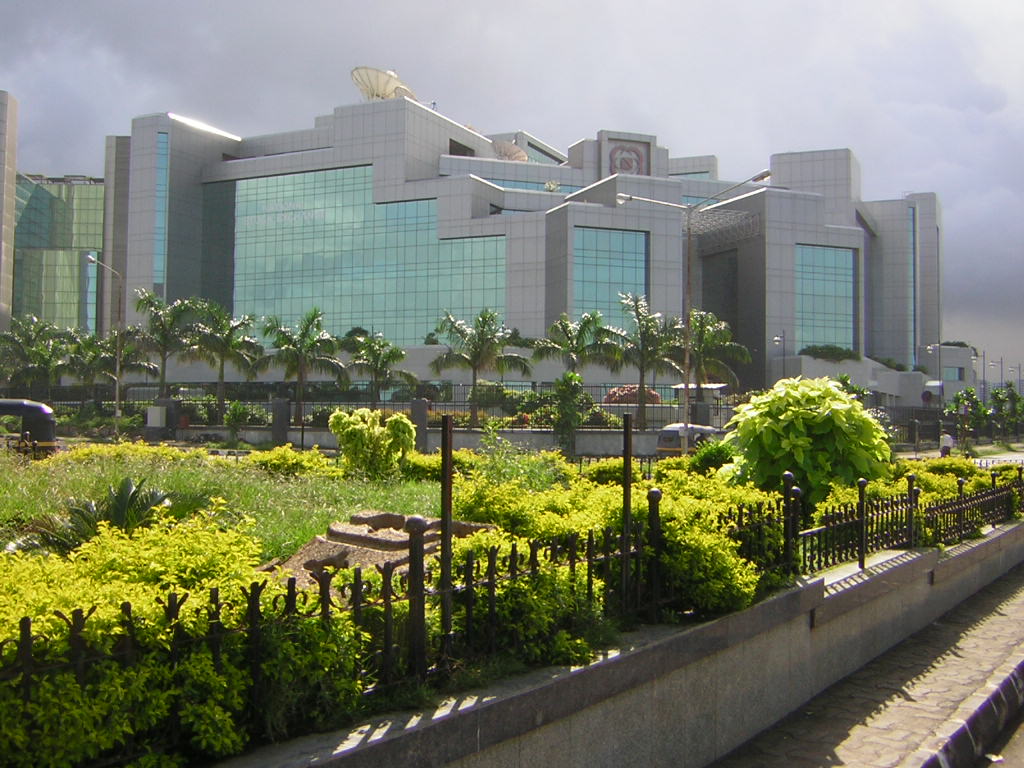 Sensex, Nifty rise today, tracking global markets and oil prices